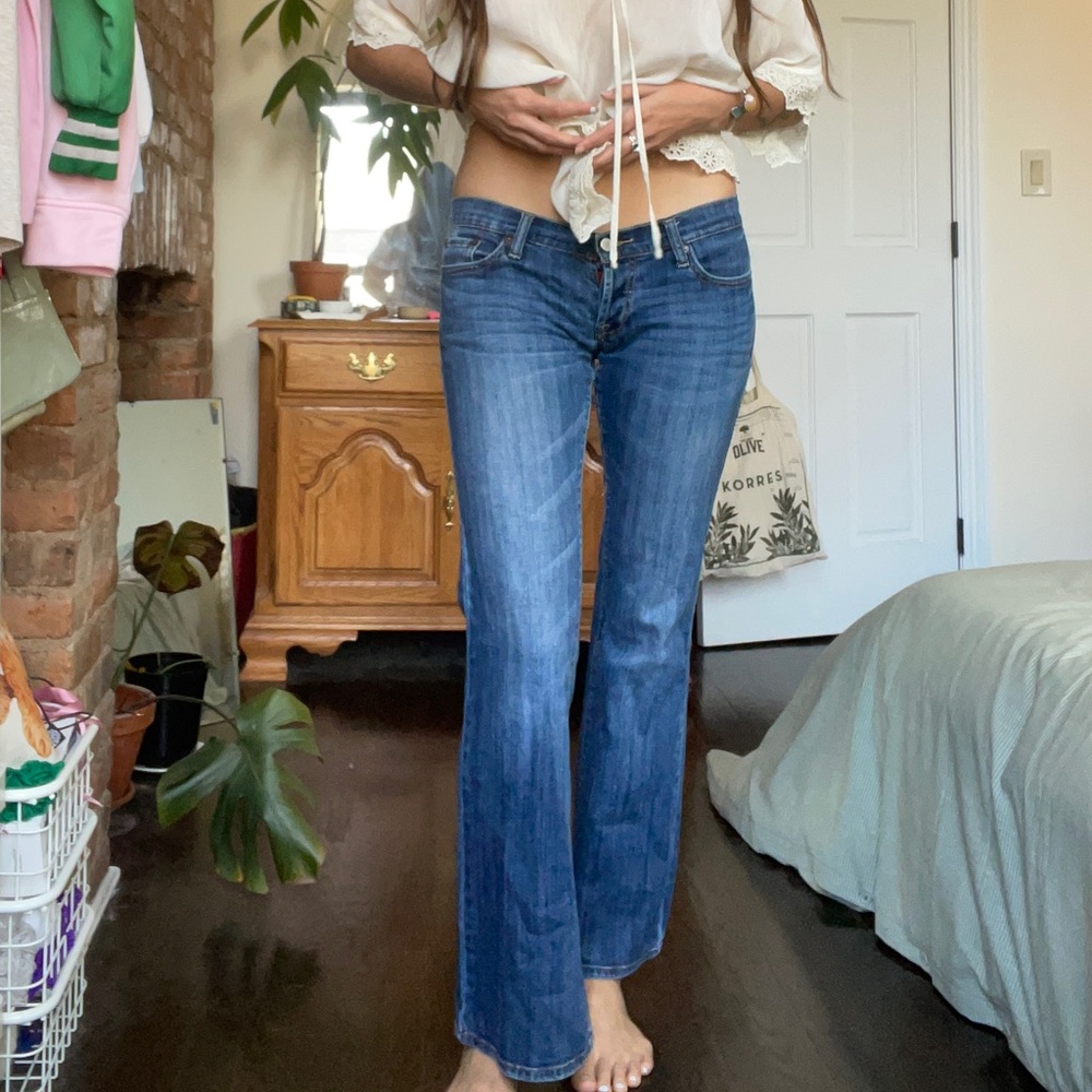 Perfect 2000s lucky brand low waist flare jeans!!!